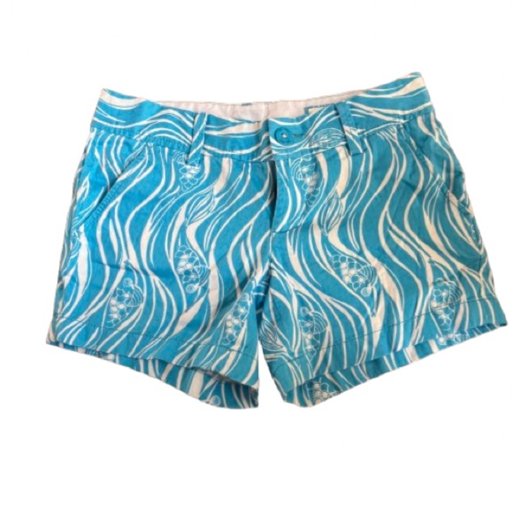 Lilly Pulitzer Blue and White Patterned Women's Shorts Size 2